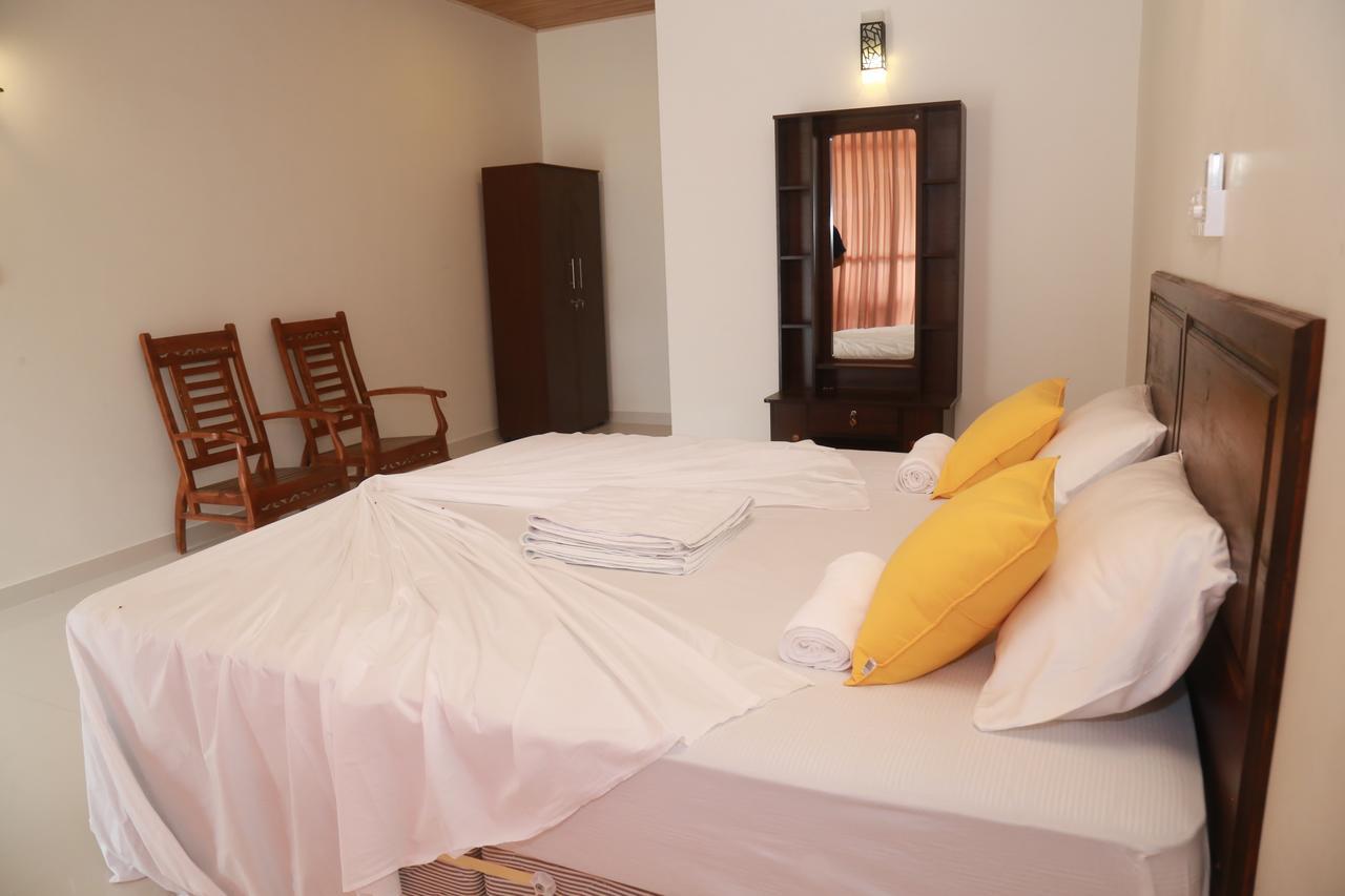Serene Beach Hotel Dikwella Extérieur photo