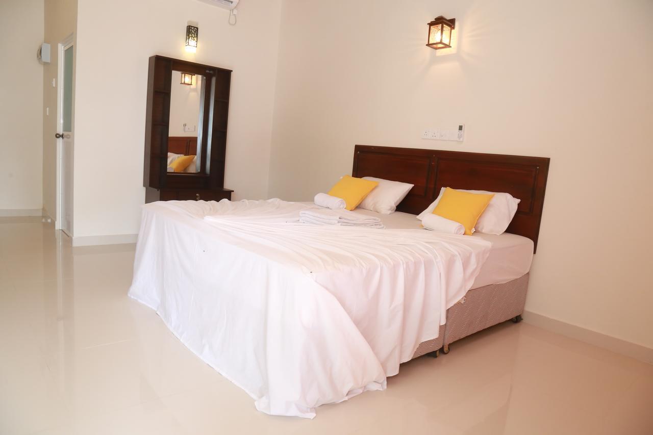 Serene Beach Hotel Dikwella Extérieur photo