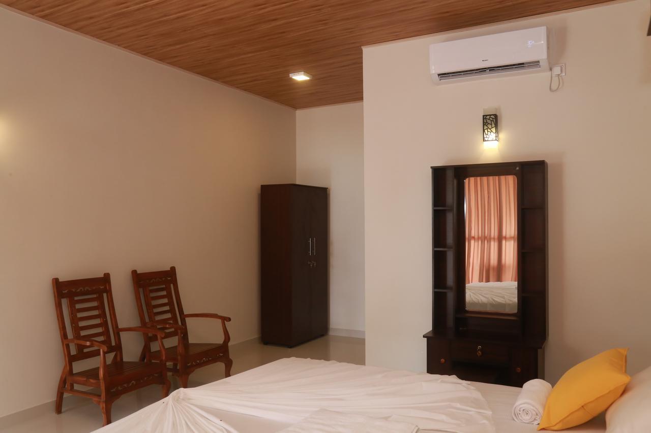 Serene Beach Hotel Dikwella Extérieur photo